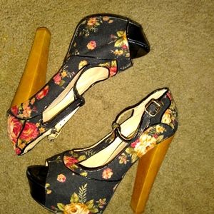 Steve madden floral heels
